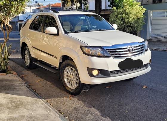 TOYOTA HILUX SW4 2.7 SR 4X2 16V FLEX 4P MANUAL TOYOTA HILUX SW4 2.7 SR 4X2 16V FLEX 4P MANUAL
